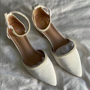 Lulu’s White Satin Flats - Size 8.5